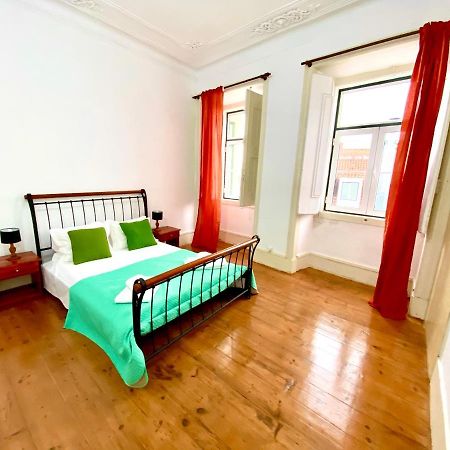 Artdeco Chiado 4 - Large Comfortable Double Room With Shared Bathroom Lisboa Exterior foto