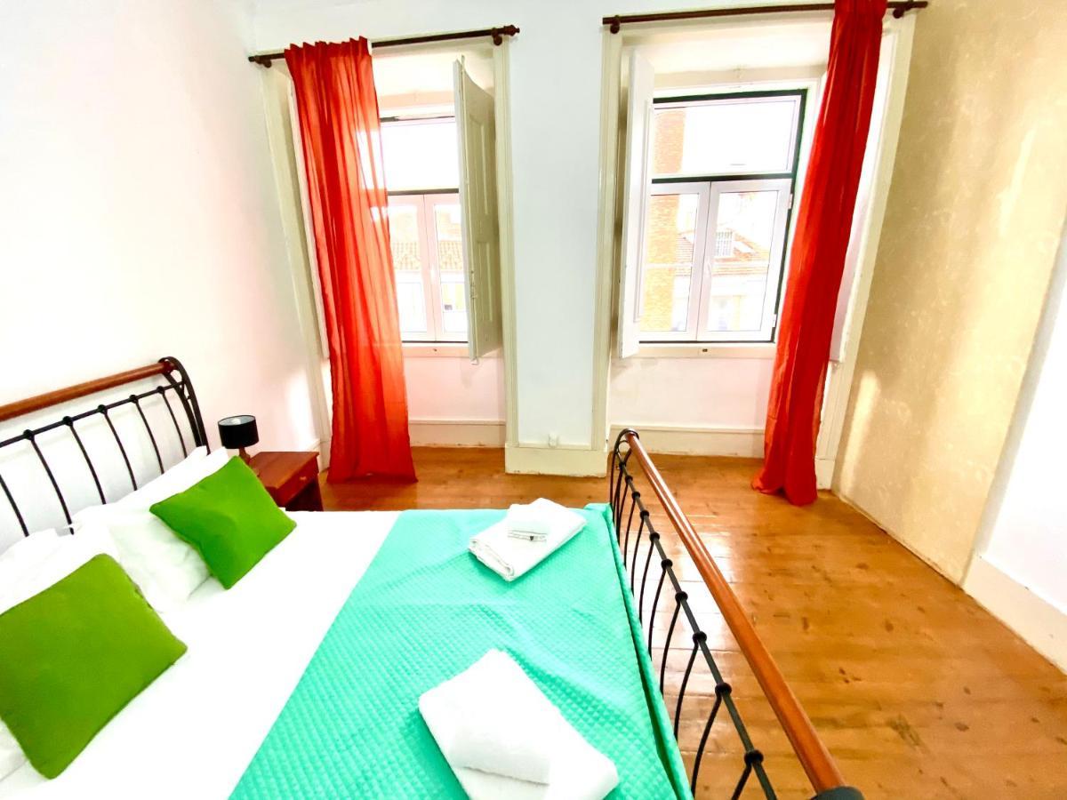 Artdeco Chiado 4 - Large Comfortable Double Room With Shared Bathroom Lisboa Exterior foto